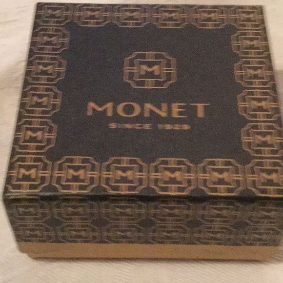 ๐NWT Monet Too Fun Holiday Rhinestone Brooch ๐ - Picture 7 of 7